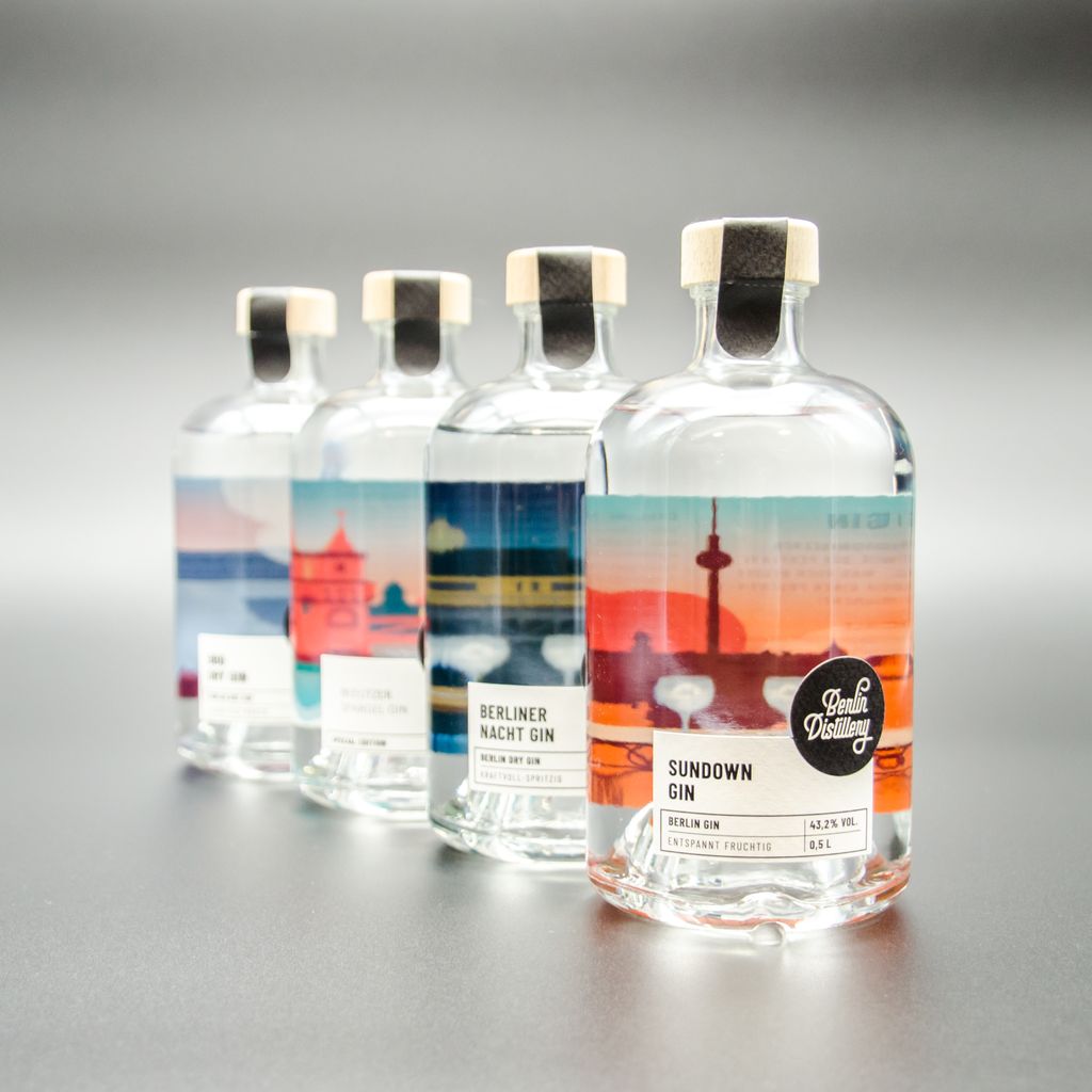 Übersicht über die vier Gins der Berlin Distillery, der Sundown Gin steht an erster Stelle